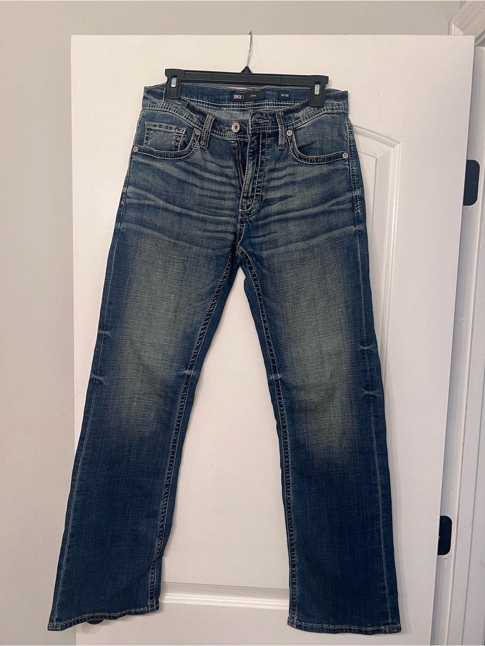 BKE Men's Blue Washed Straight Jeans